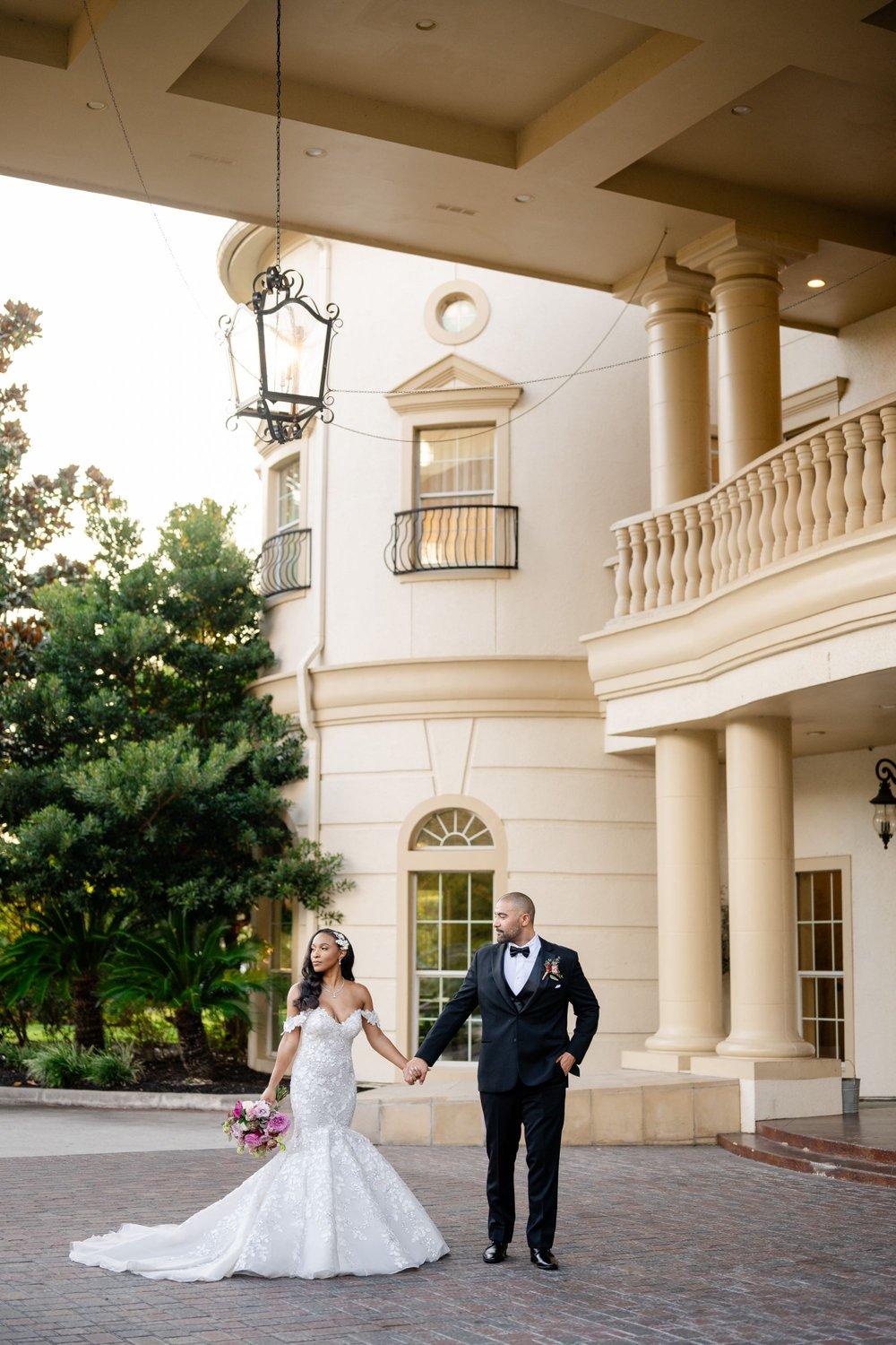 carousel-hero-element image-1